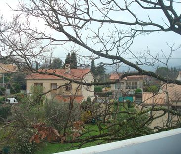 Location Appartement 2 pièces 43m² DRAGUIGNAN 83300 - Photo 4