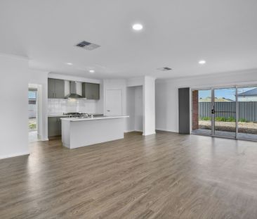 GREAT FAMILY HOME ! - Photo 1