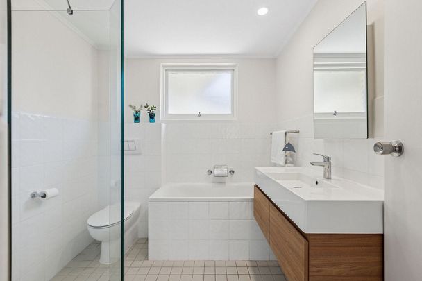 Newport, 4/32 Ross Street - Photo 1