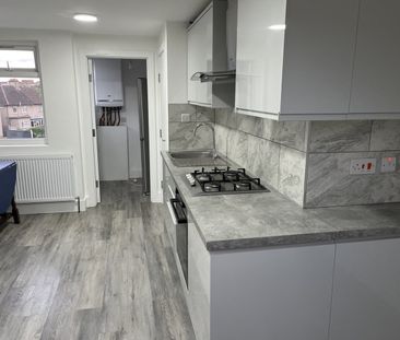 3 Bed Flat, Sherwood Road, HA2 - Photo 3