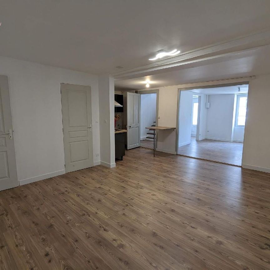 Location Maison 3 pièces 93m² COGNAC 16100 - Photo 1