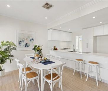 Westminster - Photo 2