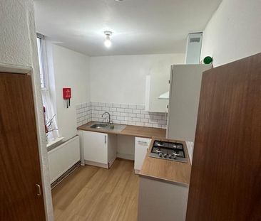 Studio Flat, Derwent Road West, L13 - Photo 6