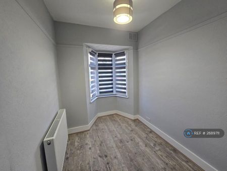 4 bedroom terraced house to rent - Photo 4