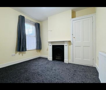 3 Bed Terraced House, Strone Road, E12 - Photo 5