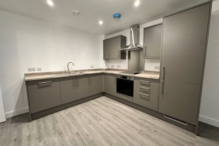 High Street - Photo 3