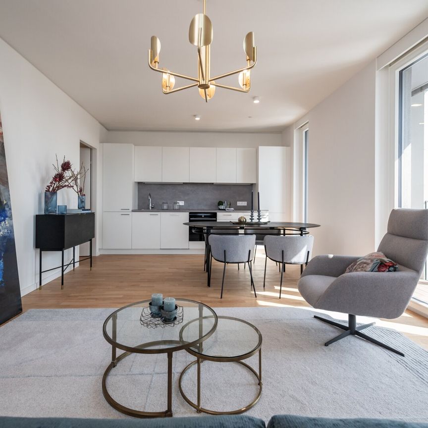 Erstbezug – 3-Zi.-Wohnung mit Rooftop Pool & Sauna - Photo 1