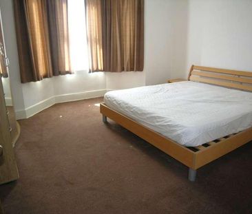 Bedroom Detached House In Charminster, BH9 - Photo 3