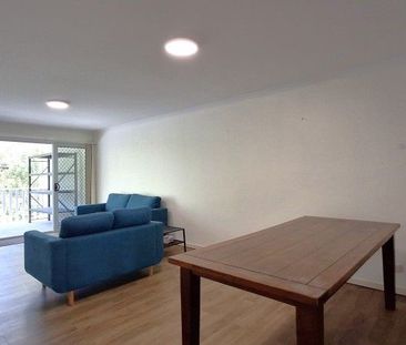 2BED 2BATH 2CAR NEWLY RENOVATED NEXT DOOR TO INDOOROOPILLY SHOPPING... - Photo 3