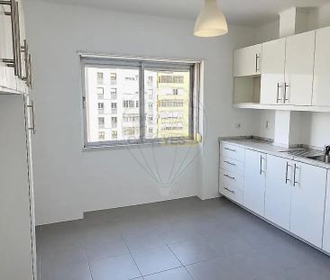 Apartment T4 in Oeiras e São Julião da Barra, Paço de Arcos e Caxias, Oeiras - Foto 3
