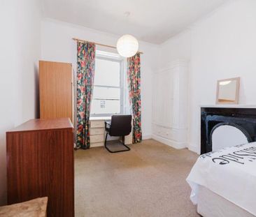 5 bedroom flat to rent - Photo 3