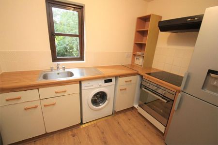 Studio to rent - Photo 5