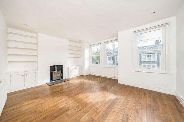 4 bedroom flat to rent - Photo 1