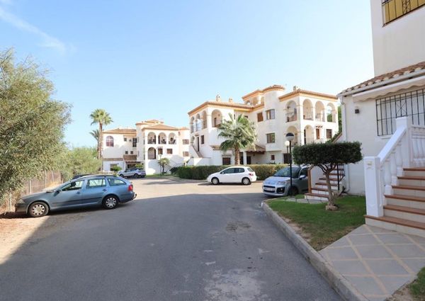 Bungalow con solarium privado en Playa Flamenca. Temporada baja.