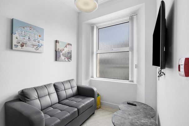 3 bedroom apartment to rent - Photo 1