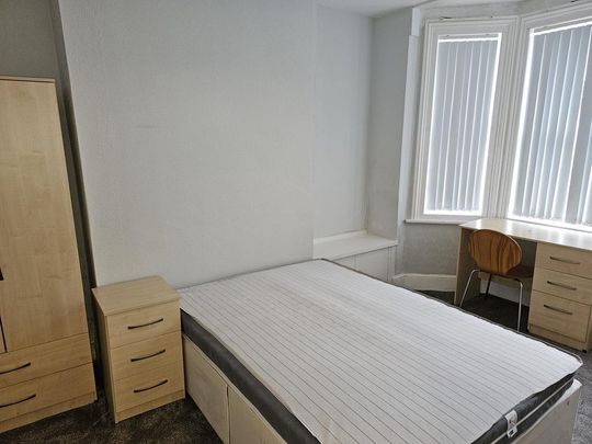 5 bedroom terraced house to rent - Photo 1