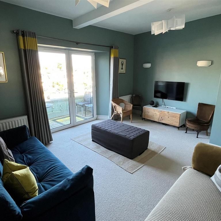 2 bedroom property to rent - Photo 1