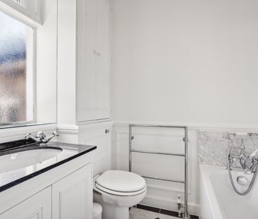 Lennox Gardens, London, SW1X - Photo 3