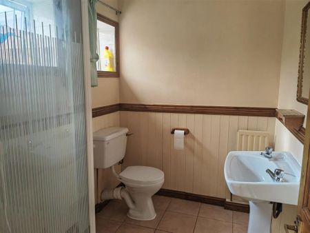 3 bedroom semi-detached house to rent - Photo 3