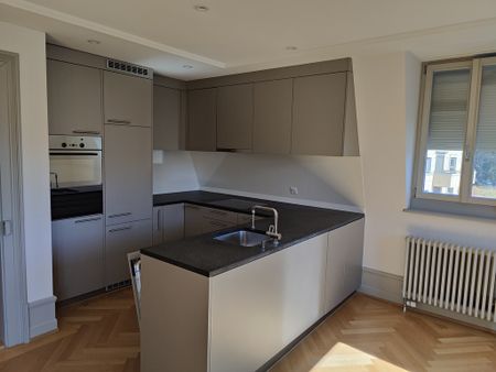 SCHÖNE 2.5-ZIMMERWOHNUNG DIREKT BEIM HUBERTUS - Photo 2