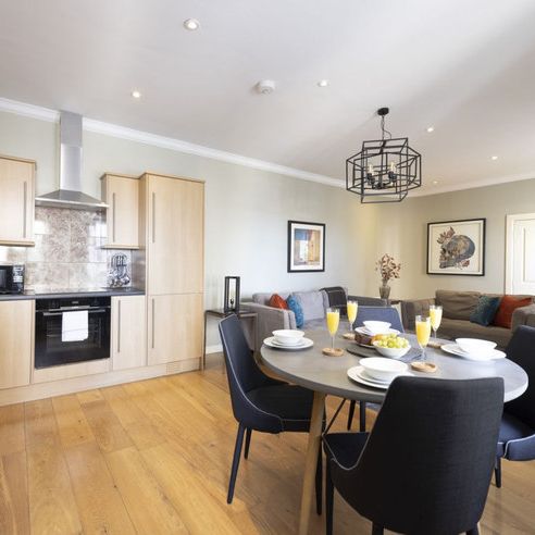 High Street - Photo 1