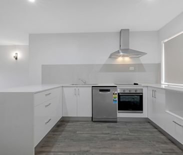 RENOVATED SPACIOUS 2 BEDROOM UNIT IN MACKAY CBD - Photo 6