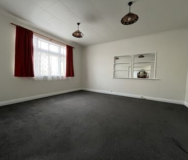 60 Martin Street, Wallaceville - Photo 3