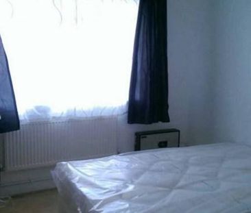 1 bedroom in a flat share to rent - Photo 6