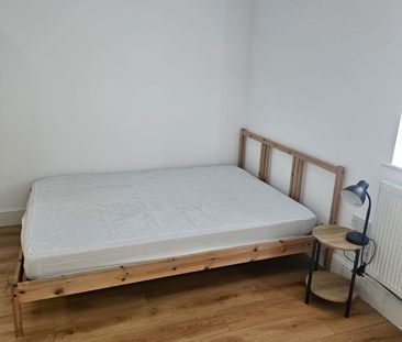 Room in a Shared House, Stanton Road, L18 - Photo 6