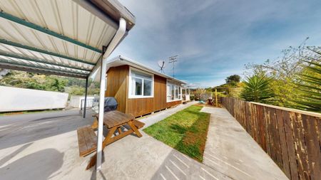 Paraparaumu - 2 Bedrooms - Photo 3