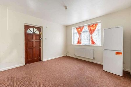 Porlock Avenue, Harrow, HA2 - Photo 3