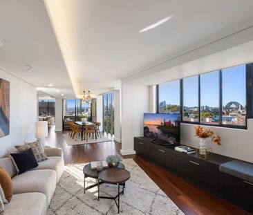 Multi Level Penthouse with Panoramic City and Harbour Views - Photo 2