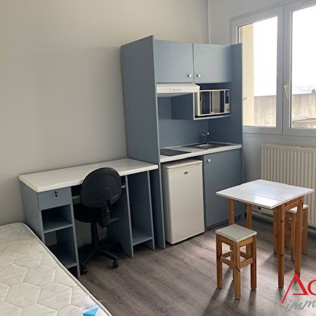 Location Appartement 1 pièce 15m² - Photo 4