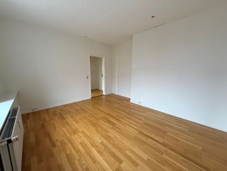 Super fin 2-værelses med lille altan midt i gådagen. - Photo 3