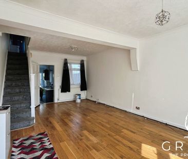 Whitehall Lane, Grays, RM17 - Photo 1