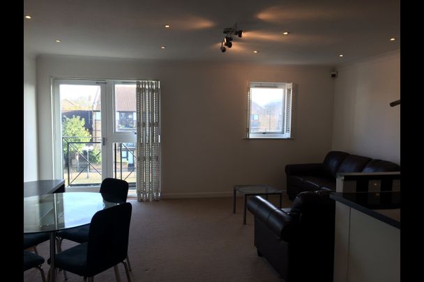 1 Bed Flat, Whiteadder Way, E14 - Photo 1