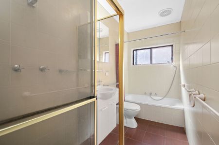 Spacious 2 Bedroom Home in Prime Panania Location - Photo 2