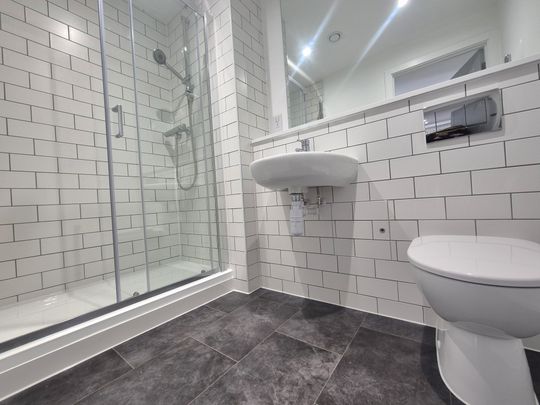 Cow Green, Halifax - Photo 1