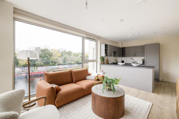 Bridle House, 4 Stables Yard , E3 2YQ - Photo 1