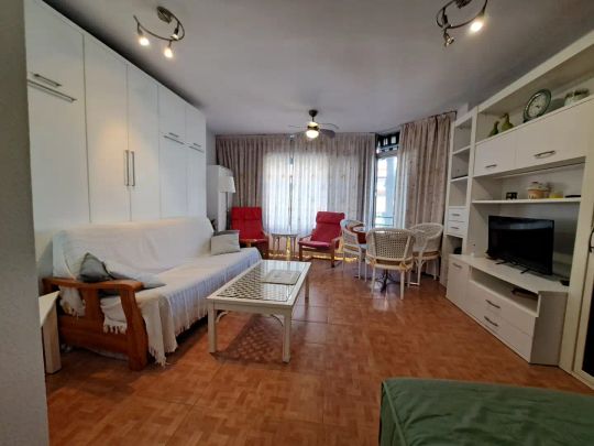Apartamento de alquiler en Playa de la Fontanilla - Photo 1
