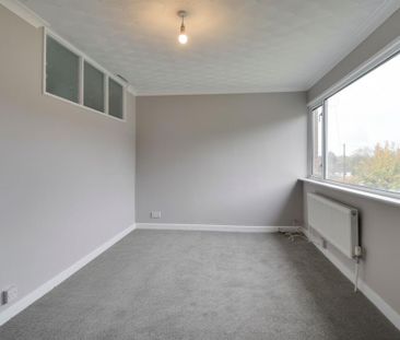 3 bedroom end of terrace house to rent - Photo 4