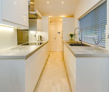 2 bedroom terraced house to rent - Photo 2