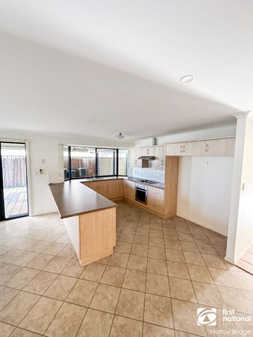 Family Living in a Quiet Cul-de-Sac! - Photo 3