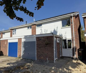 3 bedroom semi-detached house to rent - Photo 1