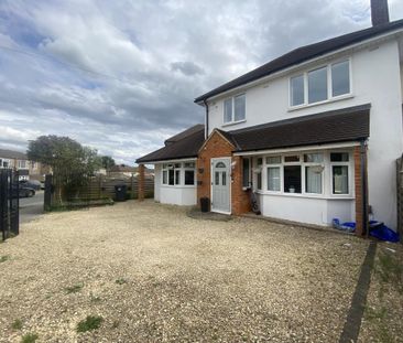 4 bedroom end of terrace house to rent - Photo 3