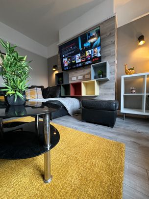 7 Bed Terraced House, Garmoyle Road, L15 - Photo 1