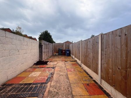 Victoria Crescent - Photo 2