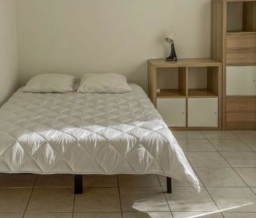 Appartement meublé de 27m² avec terrasse sur l'Ile de Nantes - Photo 2