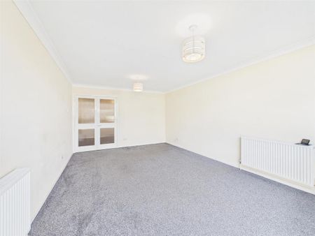 4 bedroom detached house to rent - Photo 3