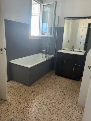 Location Appartement 3 pièces 57m² MARIGNANE 13700 - Photo 5